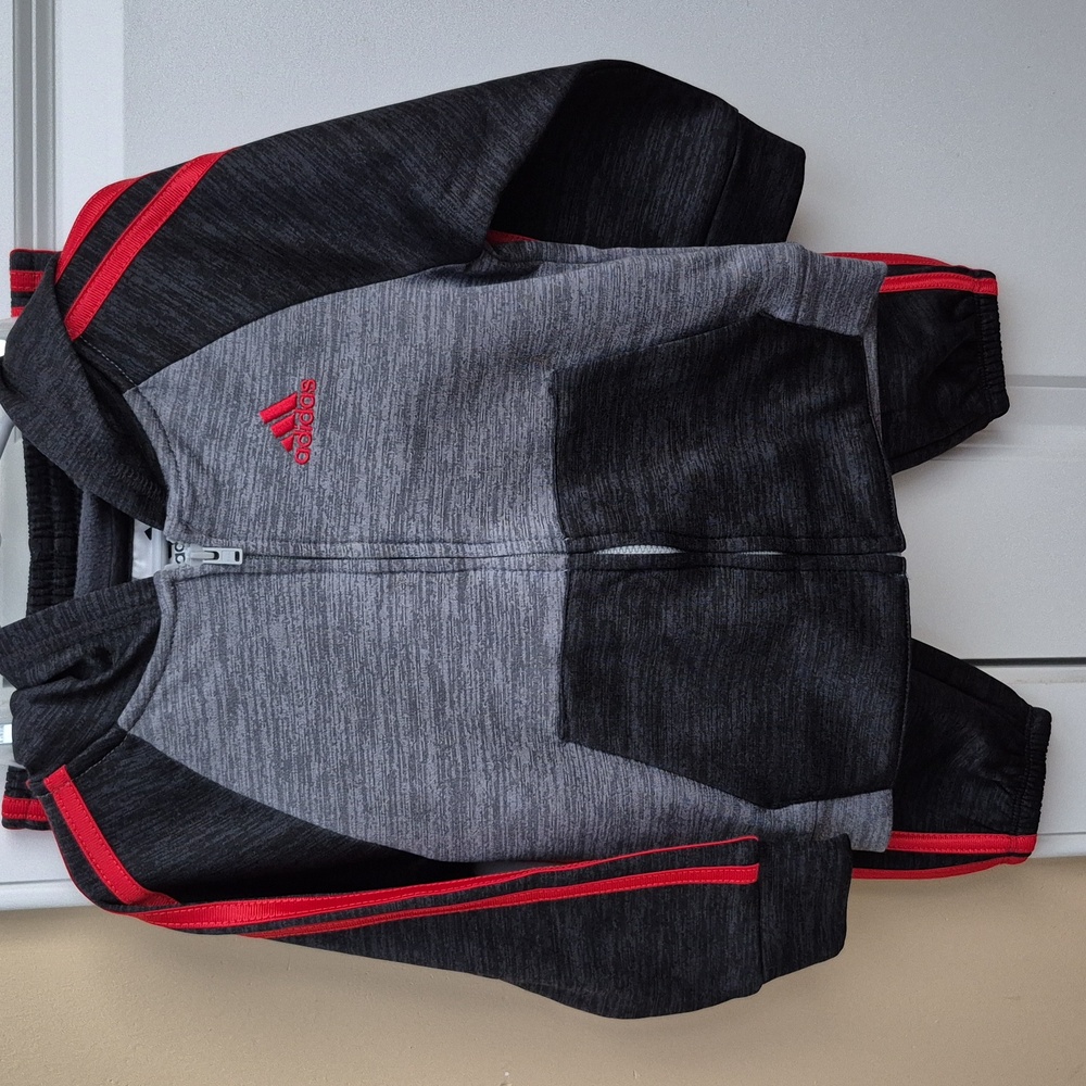 Toddler Boy Adidas Sweatsuit 2T